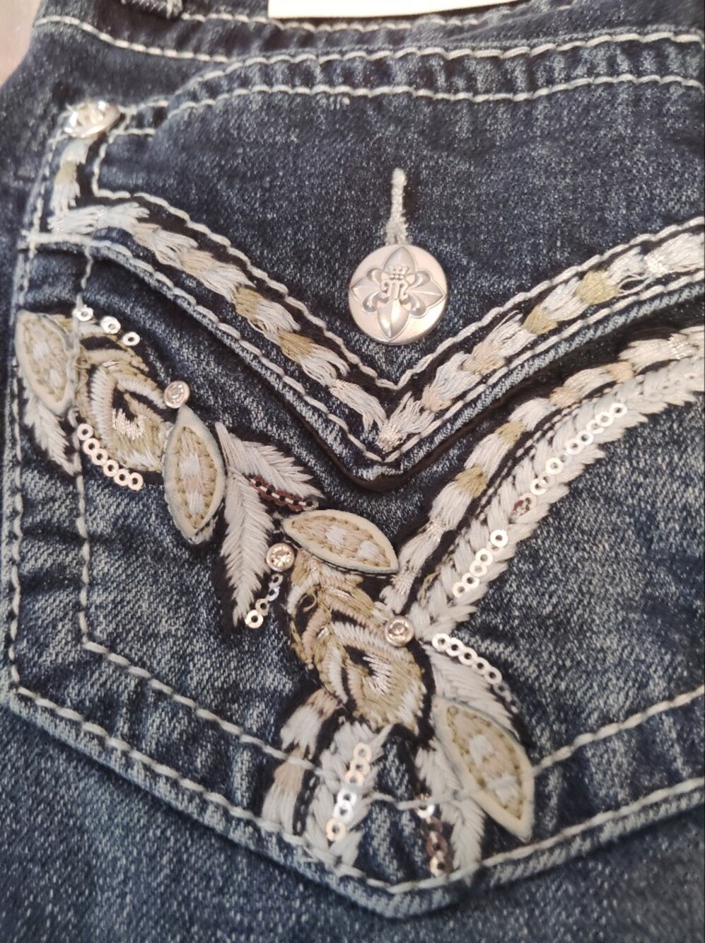Miss Me Dark Blue Bootcut Jeans with Embroidered Pockets!! NWT ✅ Mid-Rise - Picture 11 of 16